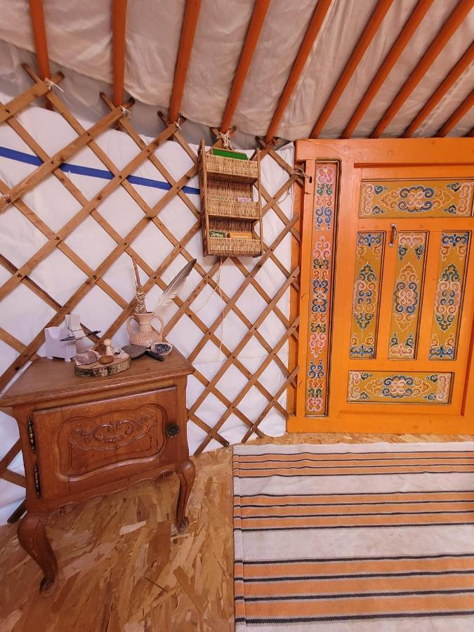 Hotel Slapen Tussen De Ezels In De Yurt Aarschot Zewnętrze zdjęcie