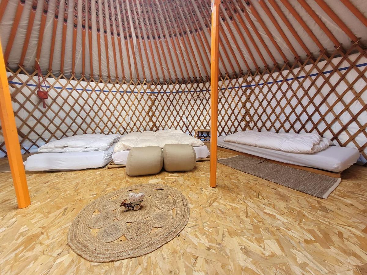 Hotel Slapen Tussen De Ezels In De Yurt Aarschot Zewnętrze zdjęcie